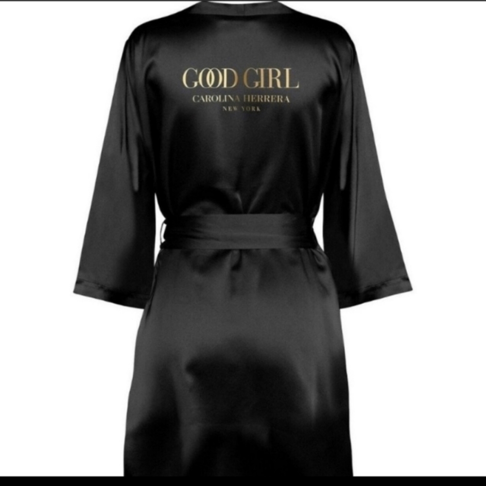 Good Girl Carolina Herrera Robe